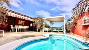 Dúplex adosado en esquina situado en una de las zonas más cotizadas del sur de Tenerife: Madroñal de Fañabé