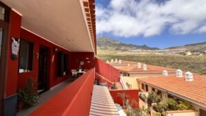 Dúplex adosado en esquina situado en una de las zonas más cotizadas del sur de Tenerife: Madroñal de Fañabé