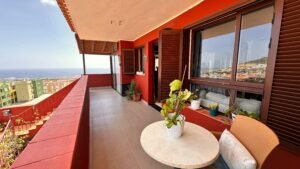 Dúplex adosado en esquina situado en una de las zonas más cotizadas del sur de Tenerife: Madroñal de Fañabé