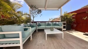 Dúplex adosado en esquina situado en una de las zonas más cotizadas del sur de Tenerife: Madroñal de Fañabé